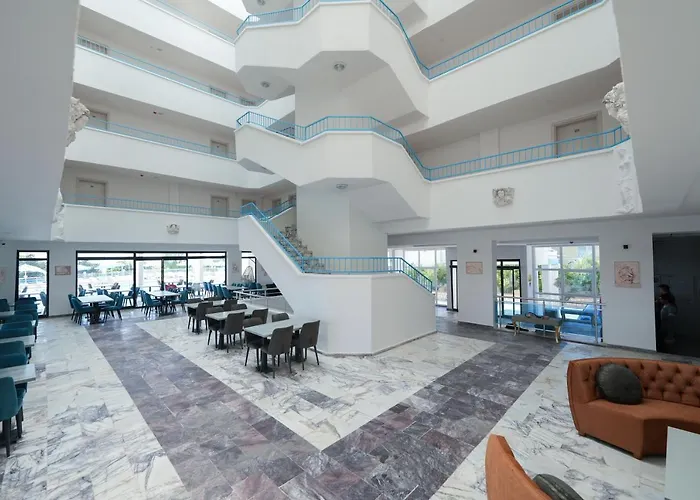 Safak Hotel 3*